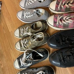 SOLD- COVERSE women’s size 6 15$ each